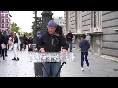 [SpainAgain] Glass harp music performance by street artist | Royal Palace, Madrid, Spain